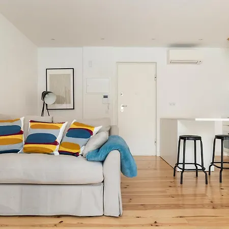 Sky Blue For 4 W/ Large Terrace Apartment